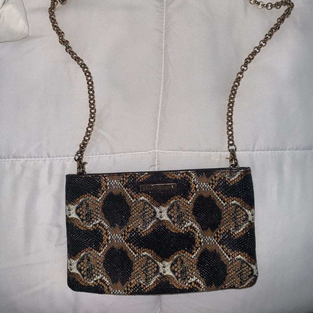 Kelly wynne cross body